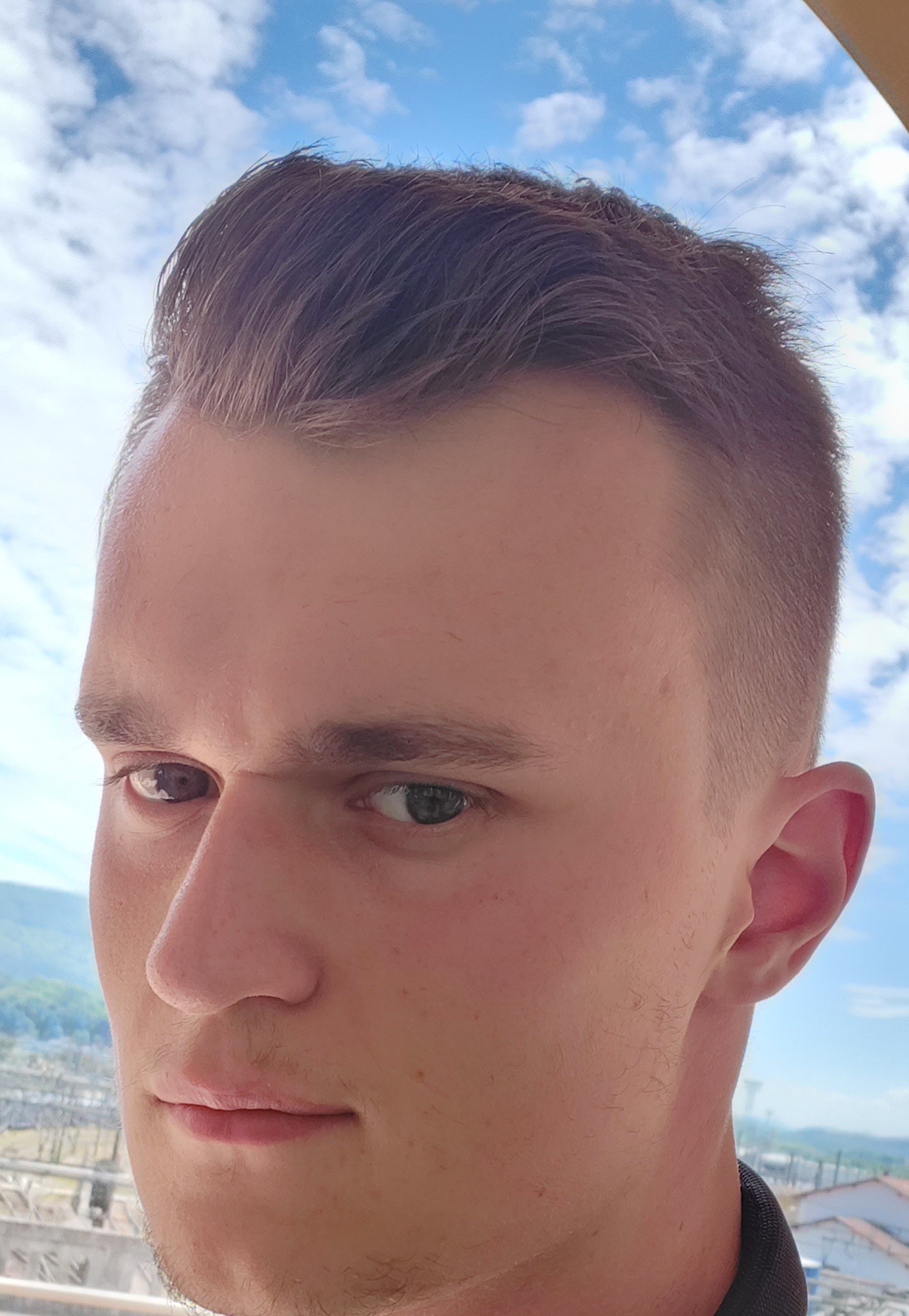 Perfil de Seyf-eddine